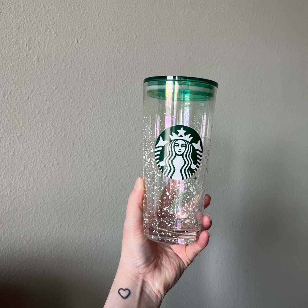 Limited Edition Starbucks Clear Snowflake Grande Cup